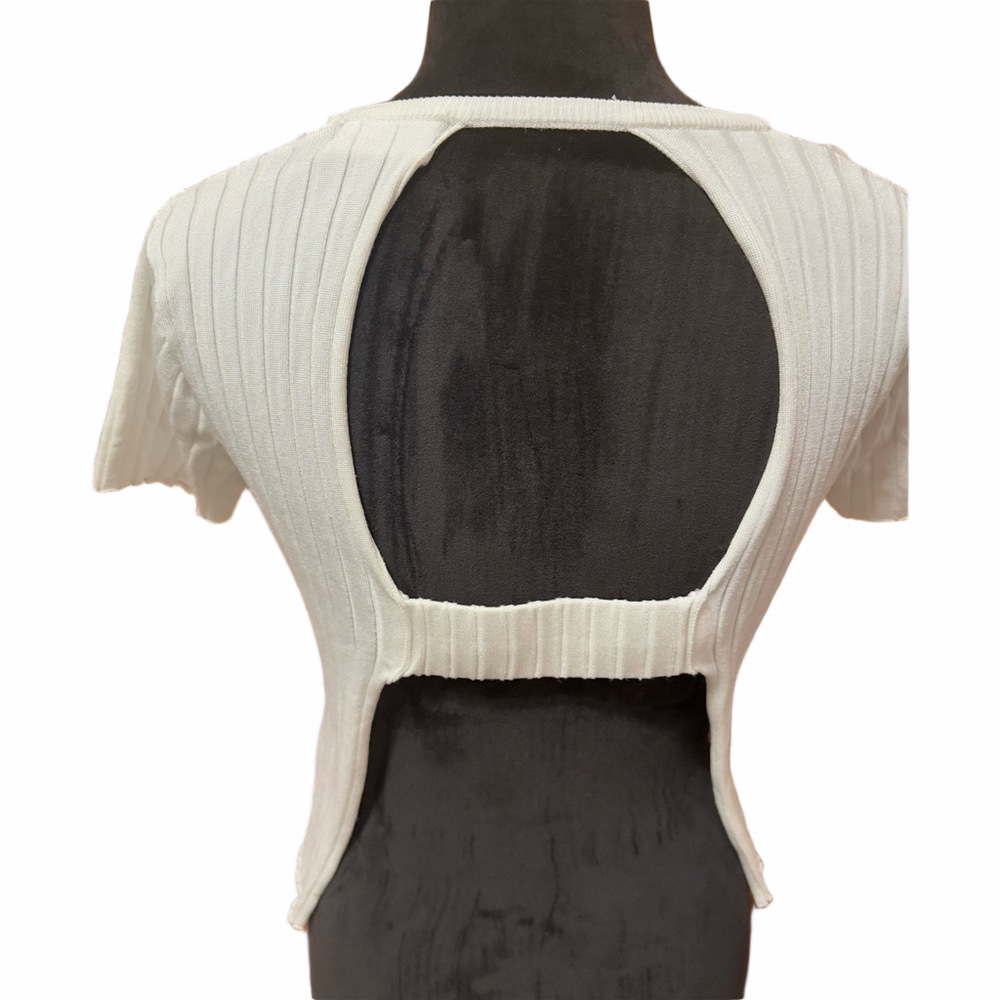 Isalis Ribbed top curved hem cut out back size medium